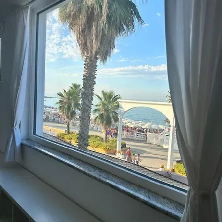 Playamandatoriccio *