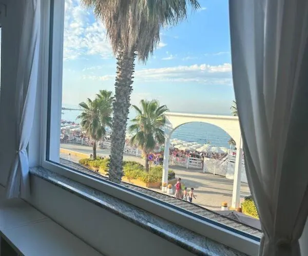 Playamandatoriccio *